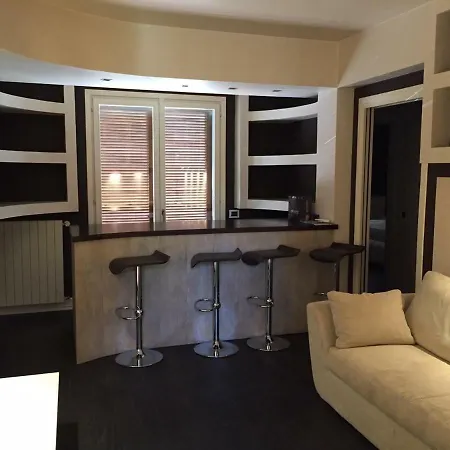 Primo Maggio Apartman Massa e Cozzile